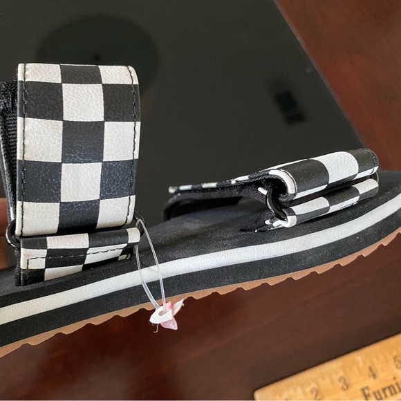 Vans women’s adjustable strap sandals checkerboard pattern size 5 - Read descrip - Picture 8 of 8